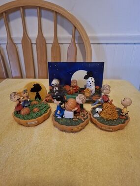 Peanuts Halloween Figurine Set - Orange & Green Holiday Decor by Peanuts